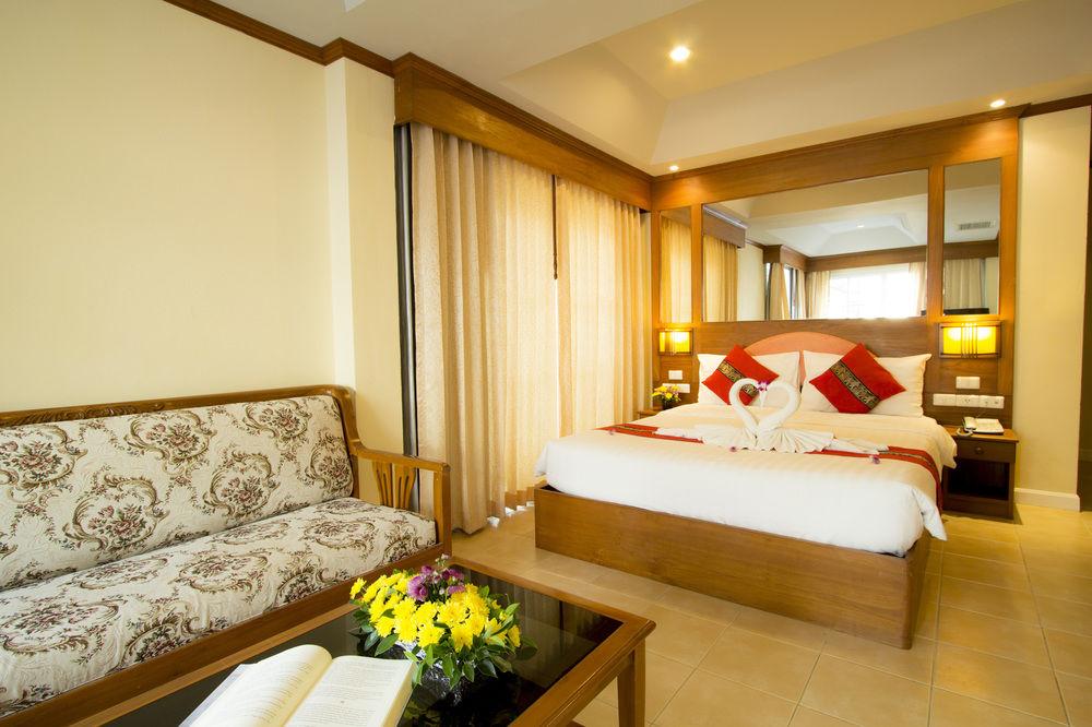 Chaba Kata Beach Hotel Exterior photo