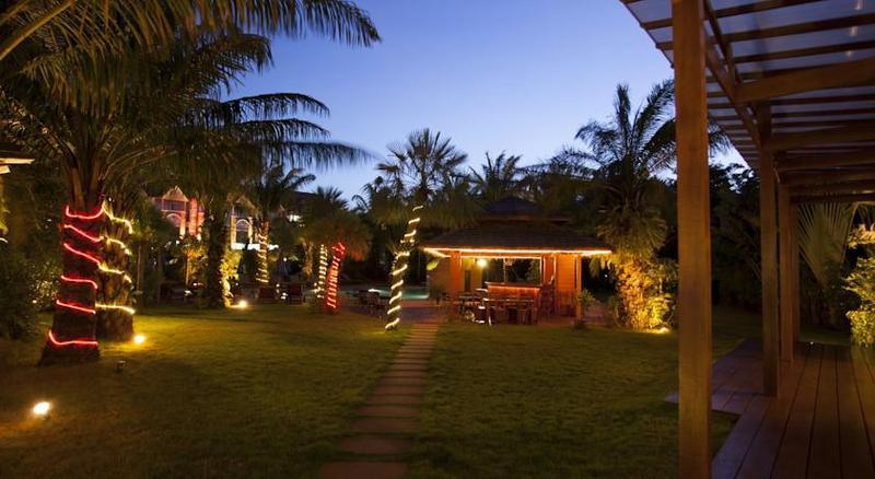 Chaba Kata Beach Hotel Exterior photo